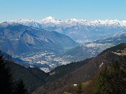 24 Vista verso la Val Borlezza con Sovere e Bossico e , sullo sfondo, le Orobie di Val Serrana